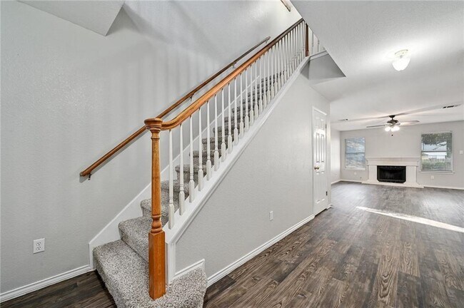 Building Photo - 1311 Tetbury Ln