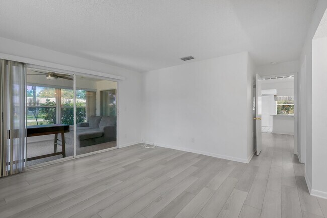 Building Photo - Golf Course Home on Seven Springs Golf and Country Club
