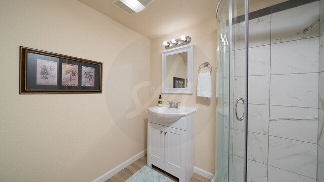Building Photo - Fully Furnished Townhome in Park Haven Vil...