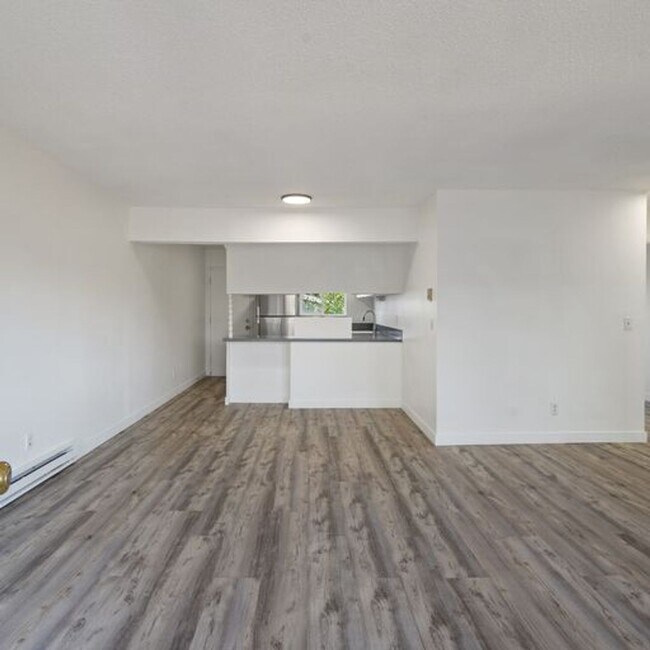 Building Photo - 1Br/1Ba Available