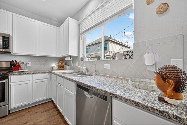 Building Photo - 22114 Sovereign Hts Ln.