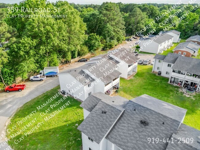 Building Photo - 359 Railroad St