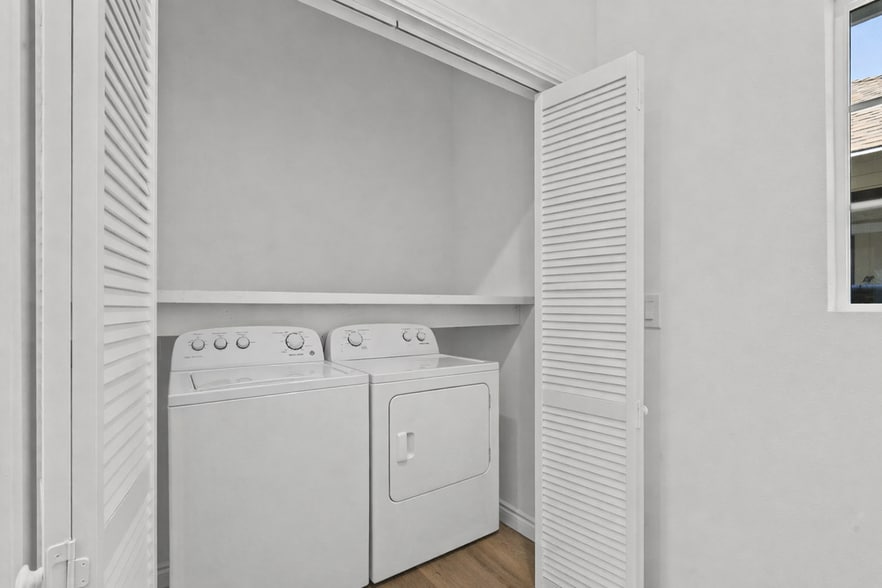 Building Photo - 3666 2nd Ave