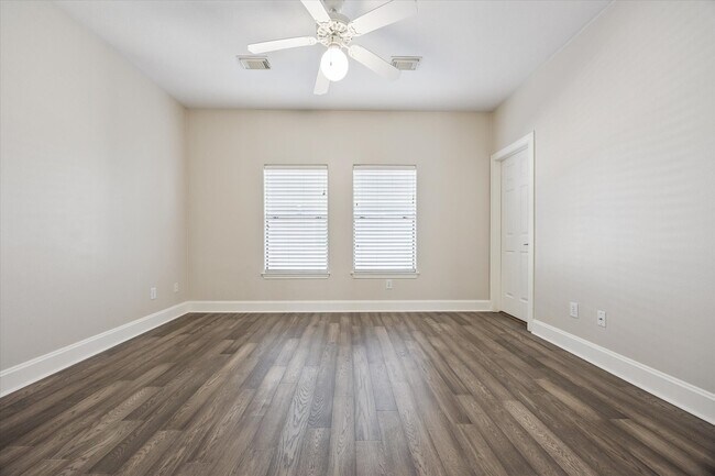 Building Photo - 2422 Dorrington St