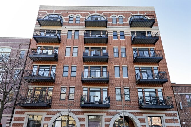 Primary Photo - 1355 W Washington Blvd