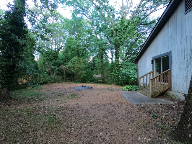 Building Photo - 2672 Suzanne Ln