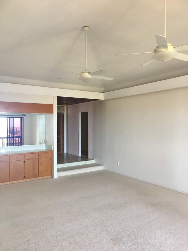 Building Photo - 98-673  KAAHELE STREET