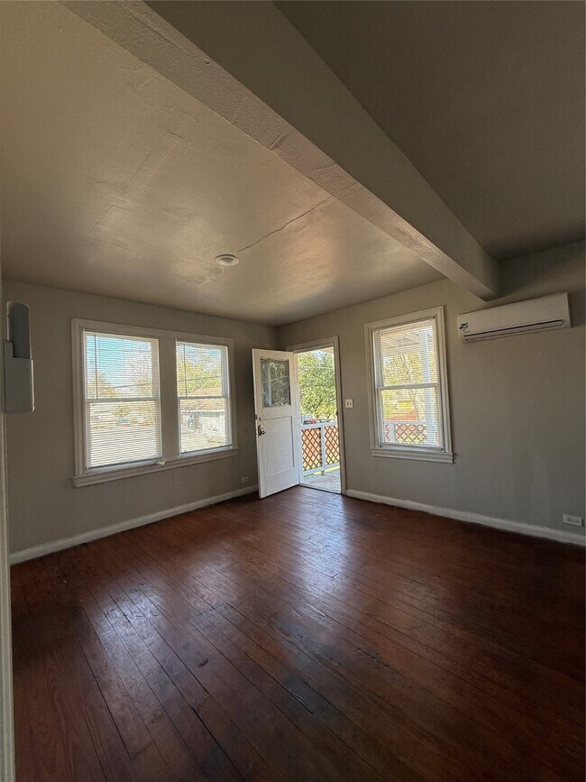 Building Photo - 2711 Avenue G