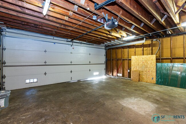 Building Photo - Sherwood Forest: Single Family Home w/ 2 C...
