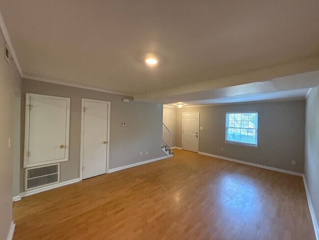 Building Photo - T.R. Lawing Realty Property
