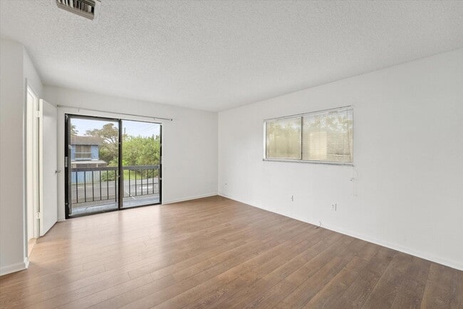 Building Photo - 4749 Holly Lake Dr