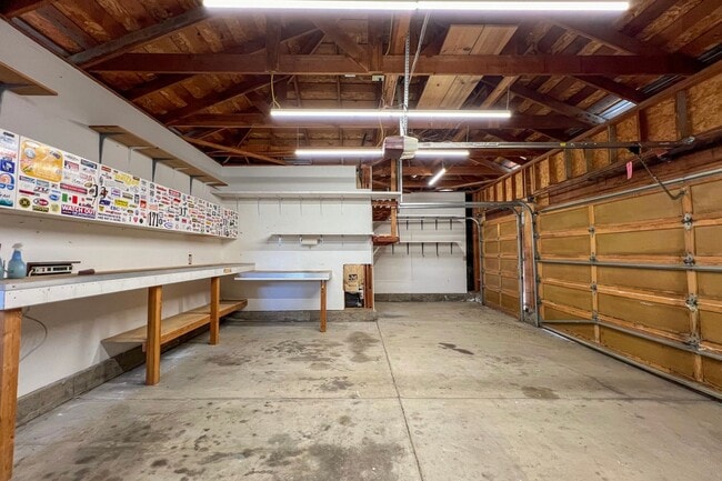 Building Photo - Hollister Home in Ridgemark Gated Community