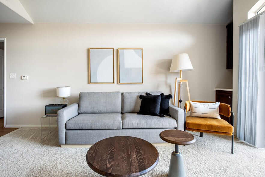 Building Photo - 1000 Lupine-SI FL1-ID4308A