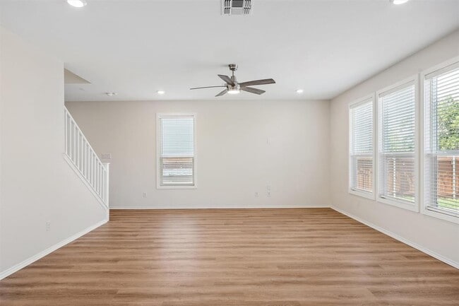 Building Photo - 256 Benmyrtle Trl