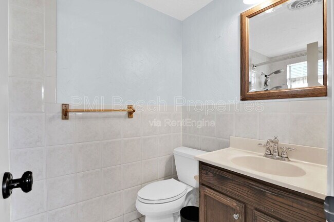 Building Photo - 2431 Key Largo Ln