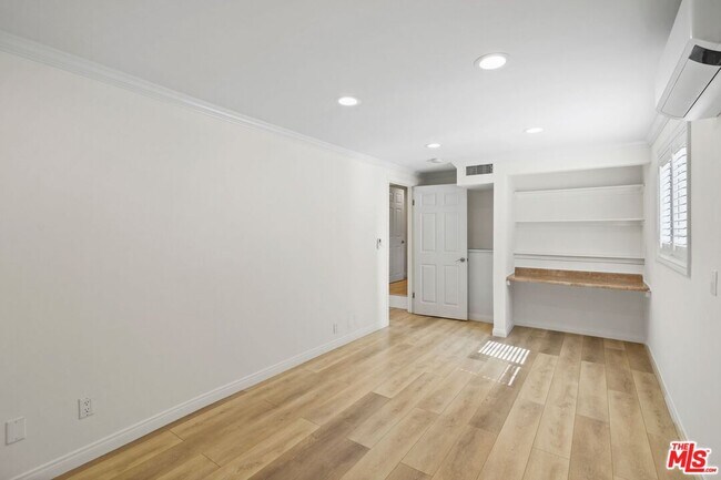 Building Photo - 2910 Santa Carlotta St