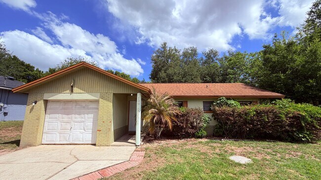 Building Photo - Pet-Friendly 3BR Home with Spacious Yard – No HOA!