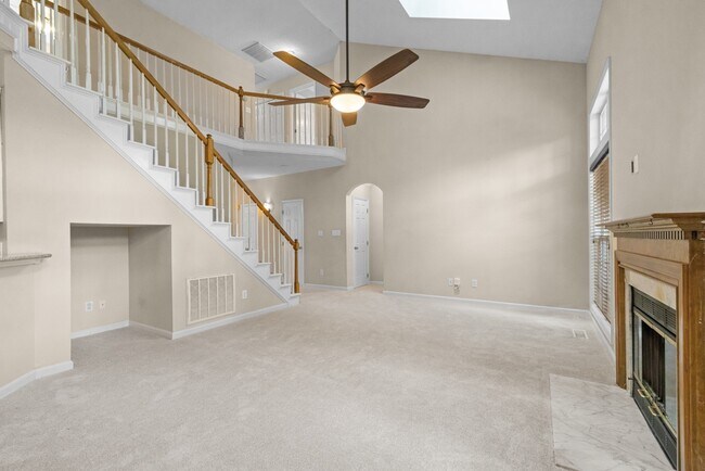 Building Photo - 108 Castlebury Creek Ct