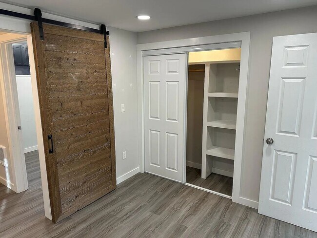 Building Photo - 16-20 Elm St