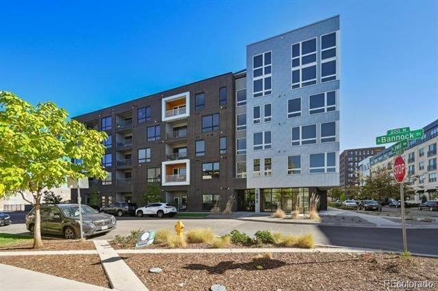 Building Photo - 1898 S Bannock St