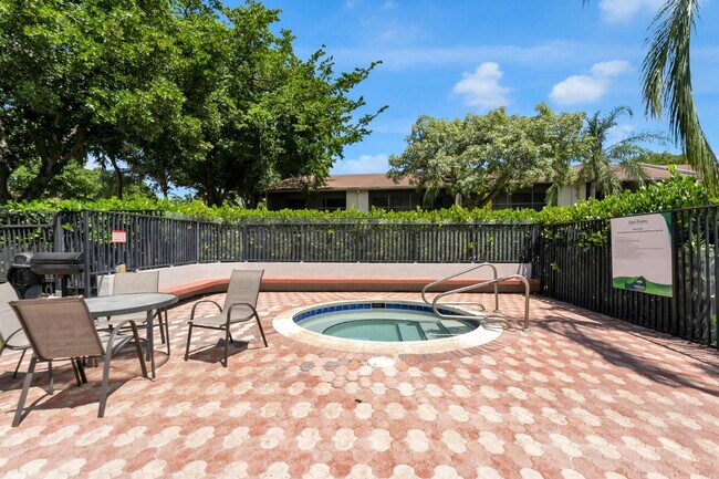 Building Photo - 1224 S Military Trail