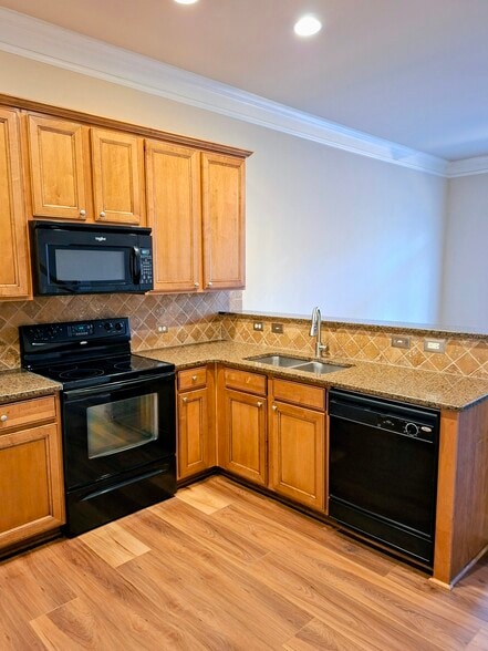 Building Photo - 2043 Cobblestone Cir NE