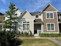 Building Photo - Oak Terrace Preserve