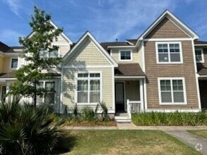 Building Photo - Oak Terrace Preserve
