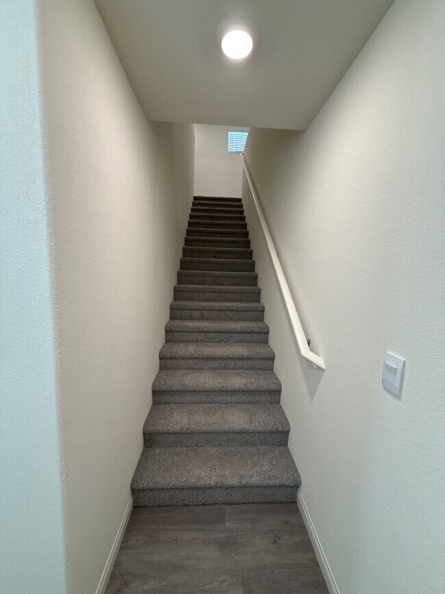 Building Photo - 10415 Ricordi St