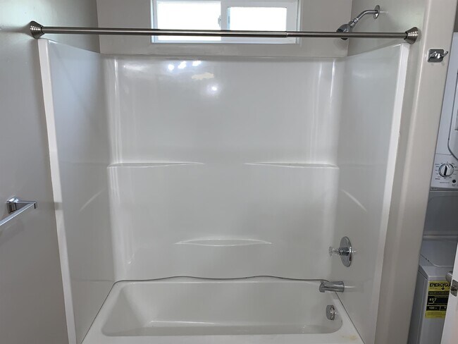 Building Photo - 13076 Ridge Rd