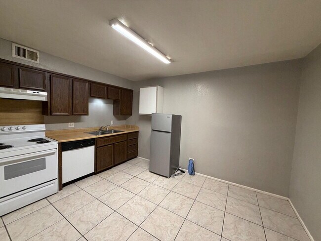 Building Photo - 4608 Belton Ave
