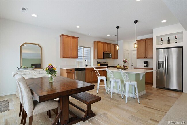 Building Photo - Beautiful 4 Bedroom Home in First Creek Av...