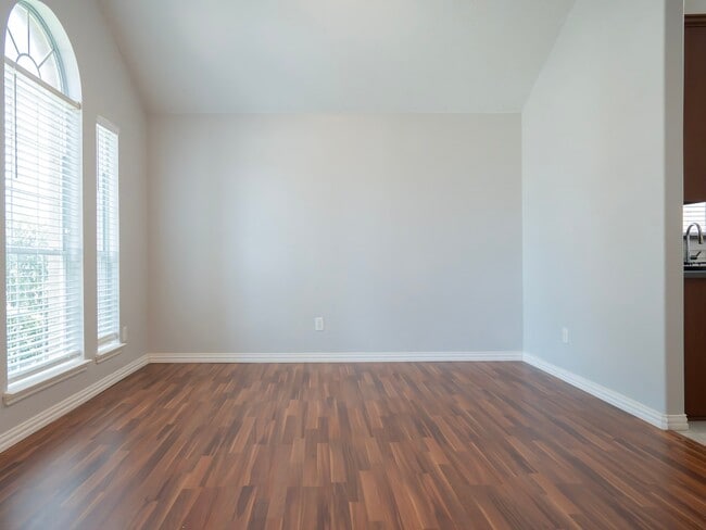 Building Photo - 2414 Alcove Foster Ct