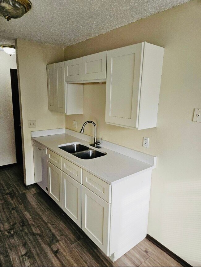 Building Photo - 1640 Galtier St