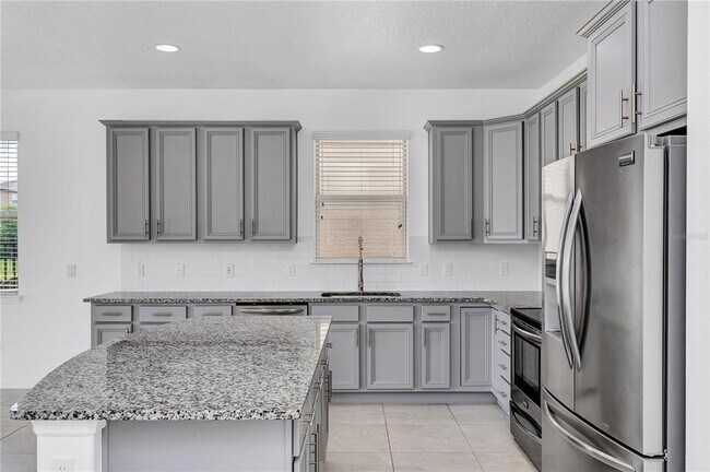 Building Photo - 2759 Mead Ave