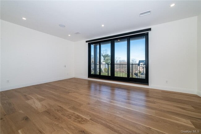 Building Photo - 23 Poplar St