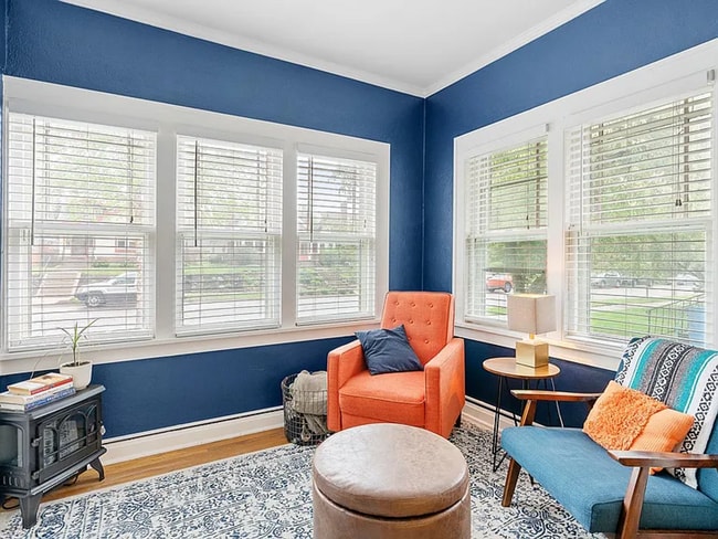 Building Photo - 2 Bed | 1 Bath House in Desired Mpls Neigh...