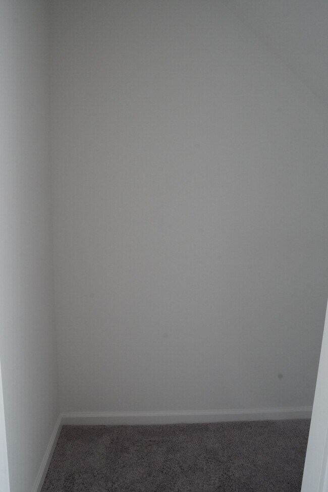 Building Photo - 2709 Hunter Woods Dr