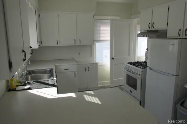 Building Photo - 995 Lakeview St