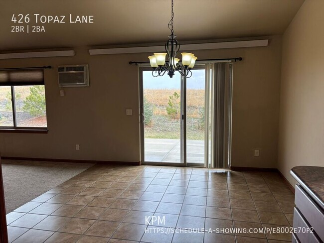Building Photo - 426 Topaz Ln