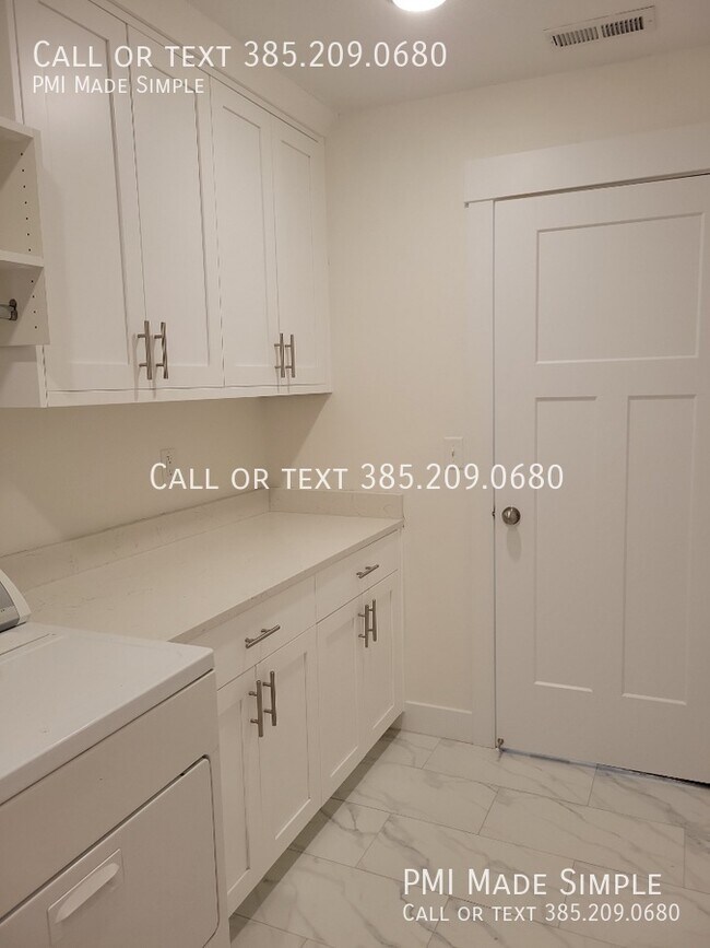 Building Photo - 10884 N Slate Ln