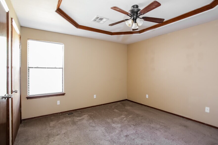 Building Photo - 808 Waterview Rd