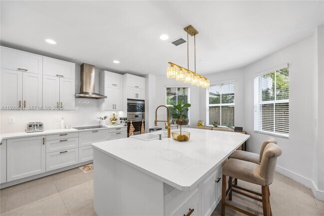 Building Photo - 10470 NW 69th Terrace