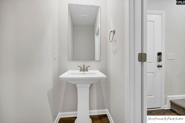 Building Photo - 223 Sunny Hl Dr