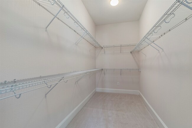 Building Photo - 7134 Mapleridge St