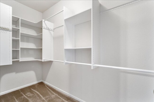 Building Photo - 1073 Huntly Dr