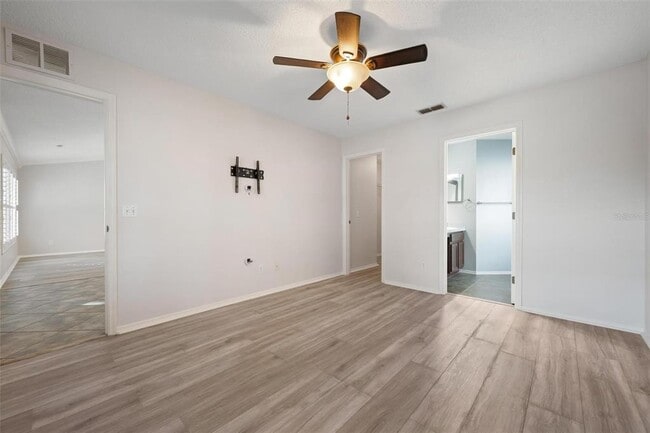 Building Photo - 11118 3rd Ave E