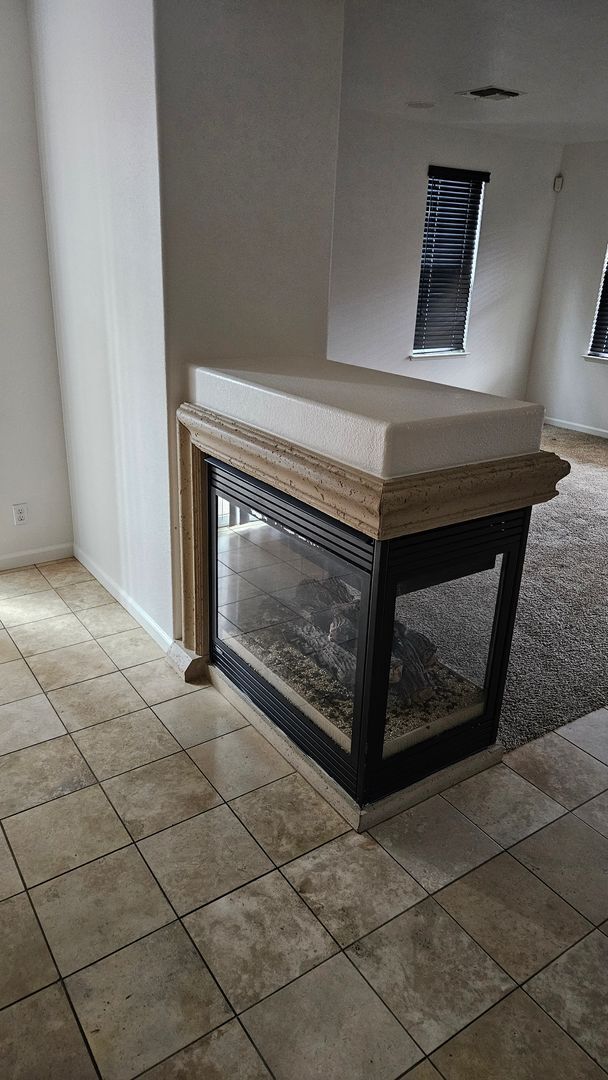 Building Photo - Hawaiian