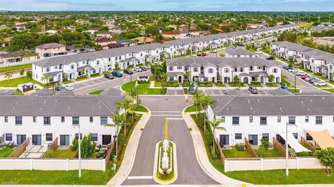 Building Photo - 3 br, 3 bath House - 14807 SW 183rd Ter