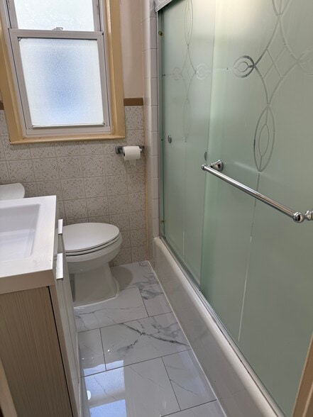 Building Photo - 9046 180th St